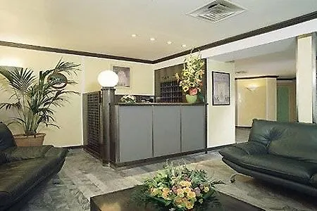 艾菲尔国会大厦酒店
