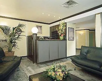 艾菲尔国会大厦酒店 3*