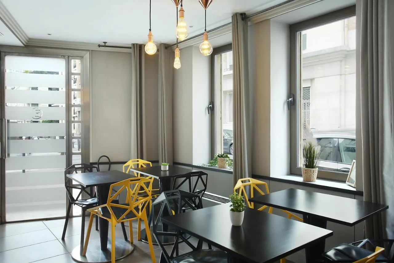 Hotell Eiffel Capitol 3*